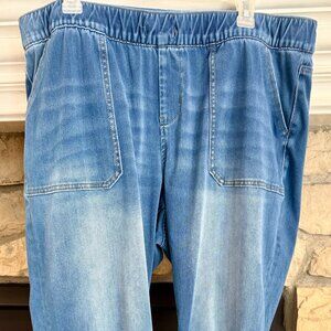 Lane Bryant mid rise boyfriend capri elastic waist cuffed jeans size 18